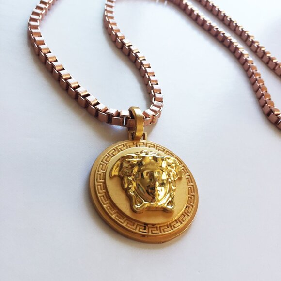 *SOLD* Vintage Versace Medusa XL Heavy Thick Pendant Necklace Made in Italy - Picture 7 of 7
